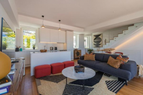 Design 3BDR Duplex W/Balcony by LovelyStay